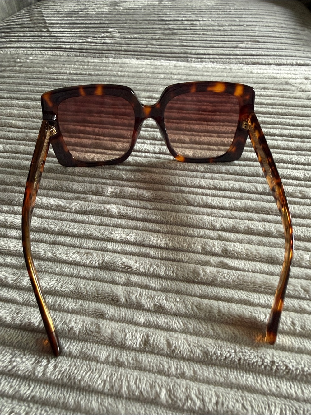 Diff Eyewear Tortoise Shell Frame with Brown Gradient Lenses - Picture 3 of 4